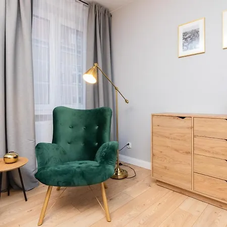 Apartment Zlote Lwy Ogarna Old Town By Renters